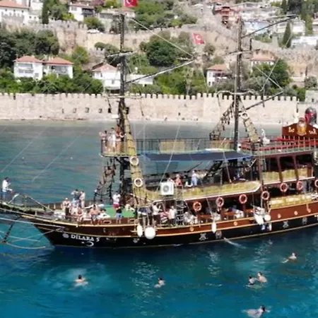 Boat Tour With Lunch In 4 Trip אתר קמפינג *