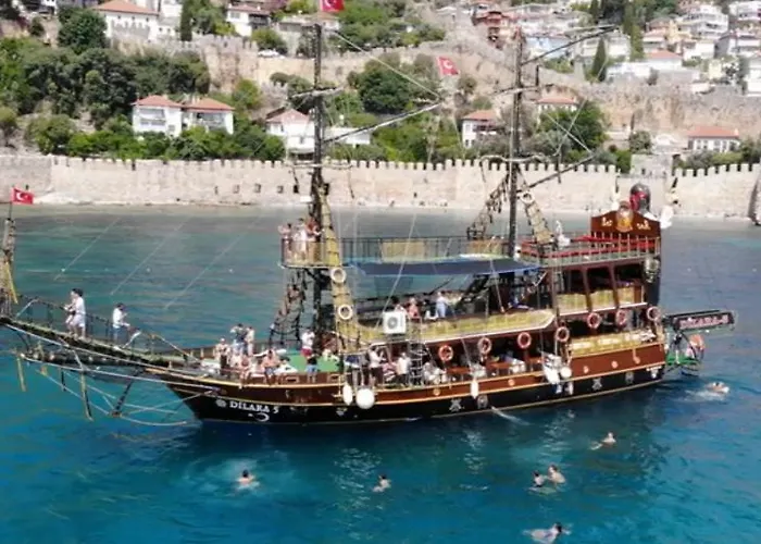 Boat Tour With Lunch In 4 Trip אתר קמפינג *